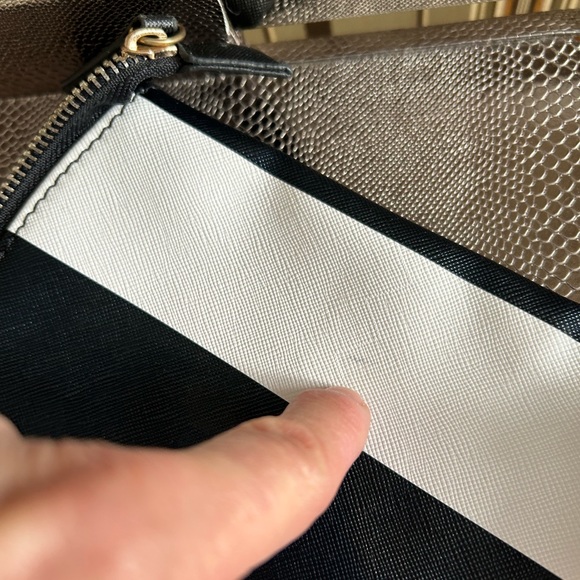 Inzi black and white bag with gold chain strap - Picture 11 of 11